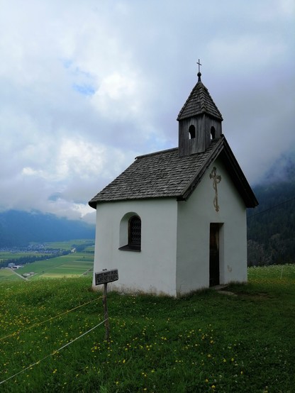 Kleine Kapelle auf der Alm